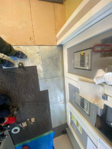 店舗　OAフロア復旧工事　夜間（千葉県流山市）