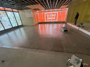 店舗置床　夜間工事　乾式二重床（埼玉県吉川市）