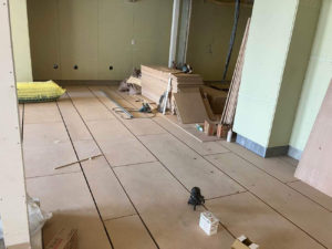 クリニック新装　置床工事　乾式二重床（埼玉県さいたま市）