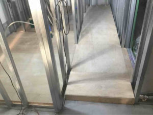 オフィス新築　置床工事　乾式二重床（東京都足立区）