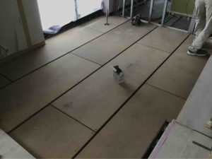 マンション　置床工事　乾式二重床（東京都港区）
