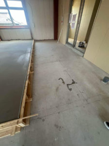 クリニック新装　置床工事　乾式二重床（千葉県千葉市）