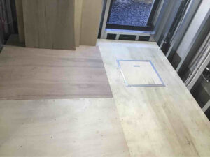 店舗　置床工事　乾式二重床（東京都新宿区）