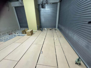 クリニック　置床工事　乾式二重床（東京都江東区）