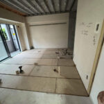 マンション　置床工事　パーチクルボード　プラ束（東京都北区）