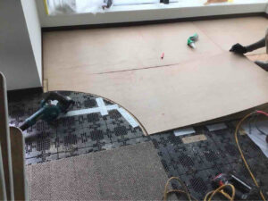 クリニック　置床工事　超低床プラ束（東京都渋谷区）