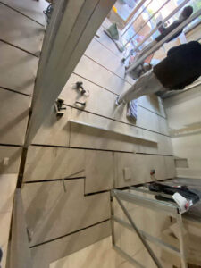 ホテル改修　置床工事　乾式二重床（東京都葛飾区）