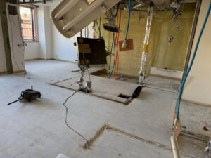 店舗　置床工事　乾式二重床（東京都渋谷区）