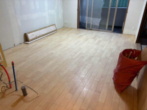 マンション　フローリング工事　直貼りフローリング（神奈川県平塚市）