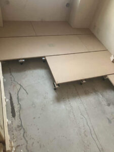 マンション　1日置床工事　乾式二重床（神奈川県海老名市）